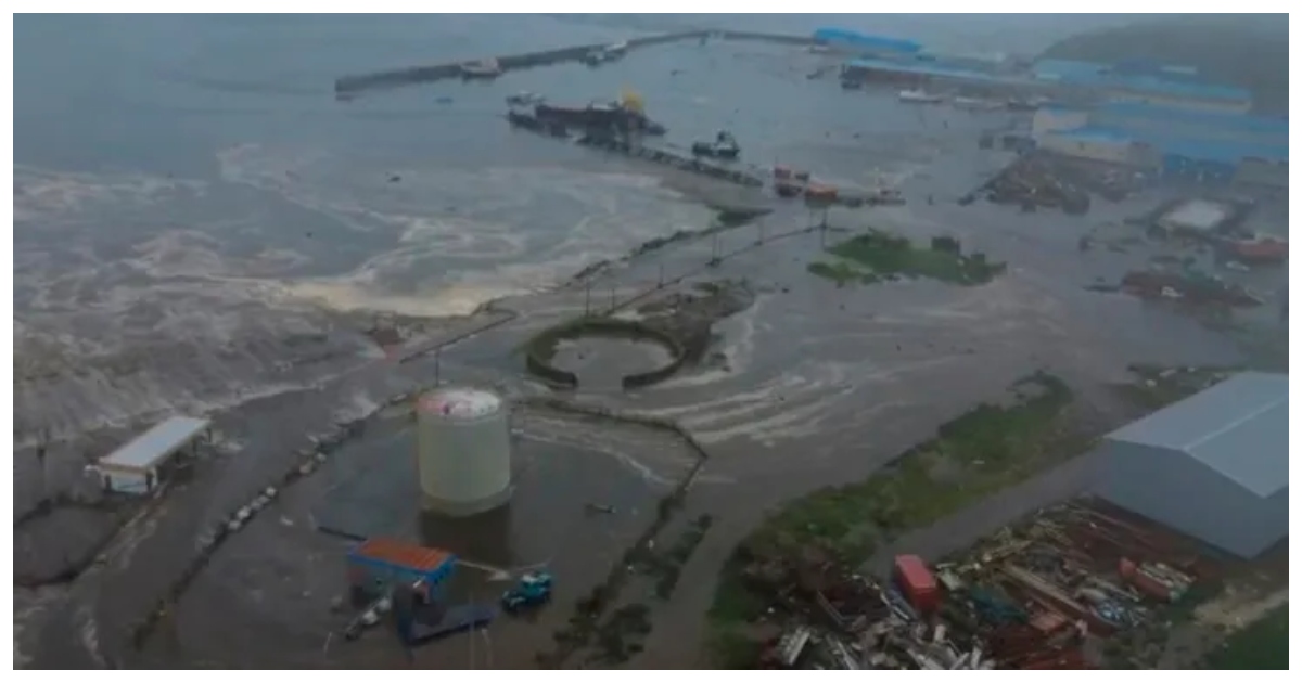 সুনামিতে ভেসে গেছে রাশিয়ার  কুরিল দ্বীপপুঞ্জ। ছবি: আল-জাজিরা
